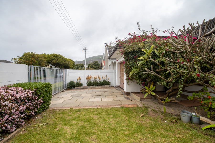 4 Bedroom Property for Sale in Fish Hoek Western Cape